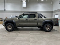 HEATED FRONT SEATS, LED HEADLIGHTS, AUTOMATIC HIGHBEAMS, ADAPTIVE CRUISE CONTROL, AERIAL VIEW DISPLA... (image 4)