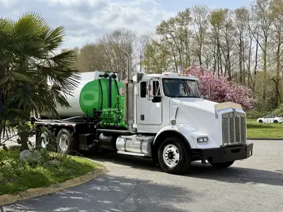 1996 Kenworth T800 1996 Kenworth T800 Gardner Denver Pressure Truck 1896hrs Cummins N14-45e+ 14L 6cy...