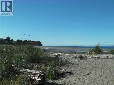 The best beach on Vancouver Island is at your fingertips. At the Beach Club Resort, this luxuriously...