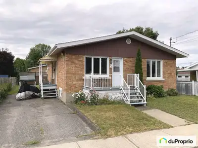 Belle propriété située dans le quartier Saint-Pierre, à quelques pas d'une garderie, d'écoles primai...