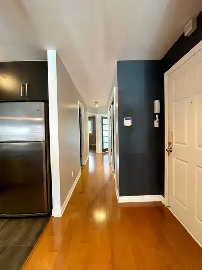 Hochelaga - Superbe Condo 4 1/2 Rénové avec GARAGE - 1 Septembre