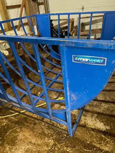 Marweld Round Bale Basket Feeder, View more