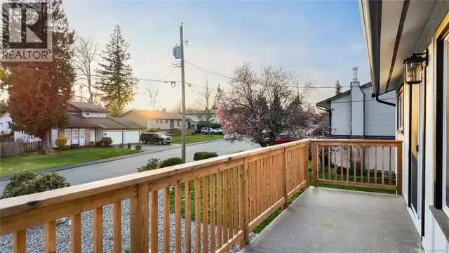 4644 Macintyre Ave Courtenay, British Columbia in Houses for Sale in Comox / Courtenay / Cumberland - Image 3
