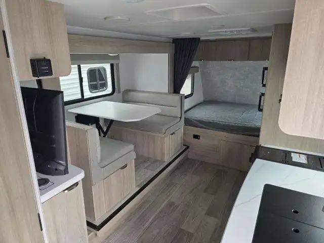 2025 Winnebago Micro Minnie 1821FB in Travel Trailers & Campers in Penticton - Image 8