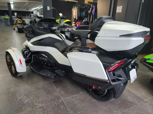 2024 CAN-AM RT Sea-to-Sky SE6 in Sport Touring in Lanaudière - Image 7