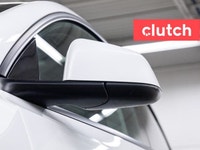 NO ACCIDENTS / CLEAN CARFAX / 1 OWNER / Adaptive Cruise Control, 12V Outlet, Hands Free Device Conne... (image 8)