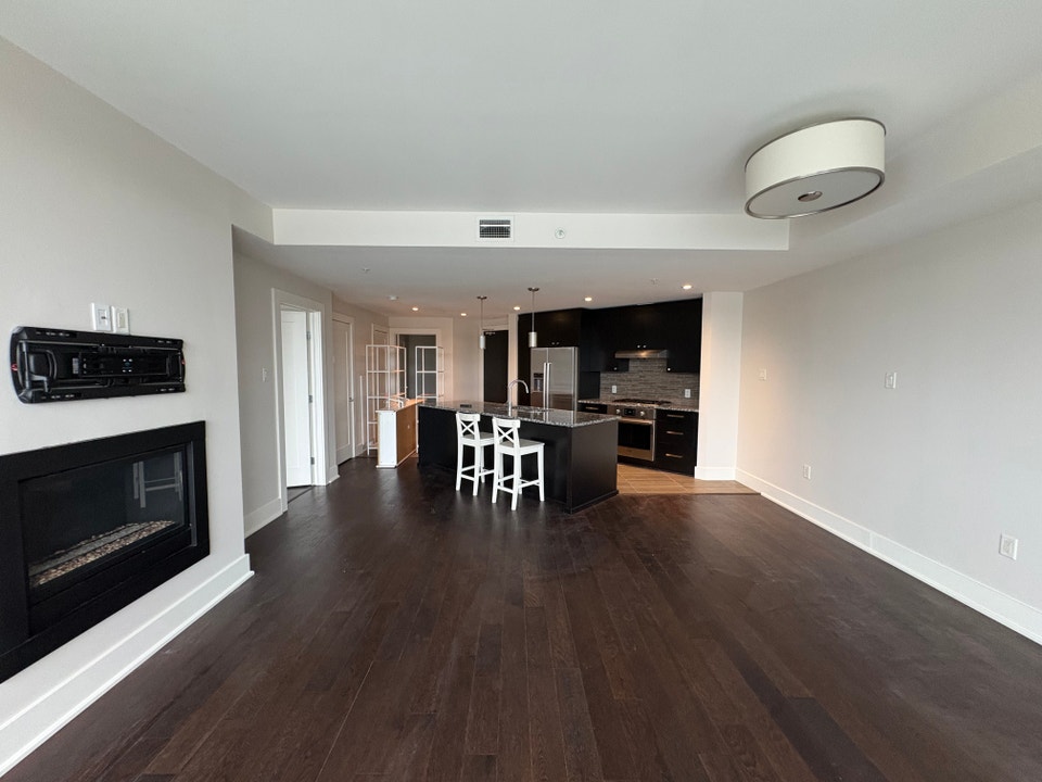 Stunning 1 Bedroom Condo in Aqua Vista at Kings Wharf! 3