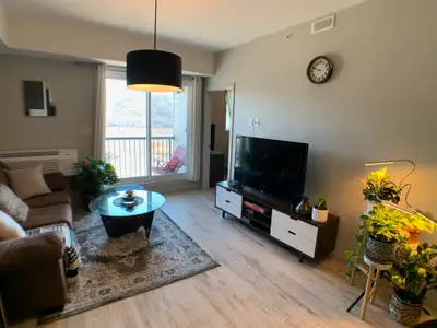 409-8106 Fraser Ave