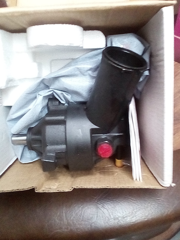 FORD POWER STEERING PUMP in Engine & Engine Parts in Lethbridge - Image 3