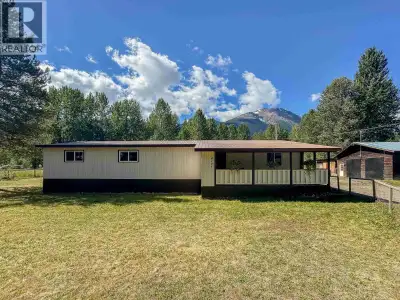 5 beds, 1 bath on a beautiful 5 acre lot, minutes from Smithers. This home consists of a 1975 manufa...
