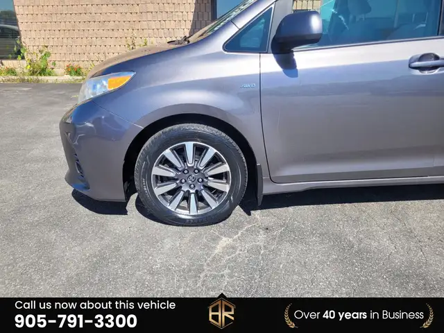2018 Toyota Sienna LE | AWD | Power doors in Cars & Trucks in Mississauga / Peel Region - Image 49