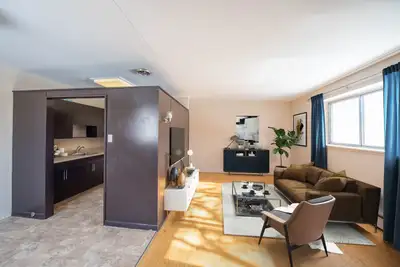 Two-Bedroom Apartment Near Downtown & The Forks