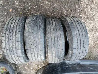 TIRES 215 60 16 MICHELIN DEFENDER T H Tread Depth 7 8 8 8 /32nds $350 FOR THE SET