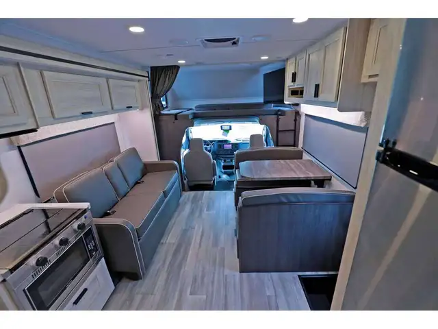 2024 Forest River Sunseeker 3250 2 extension 2024 + lit superpos in RVs & Motorhomes in Laval / North Shore - Image 33