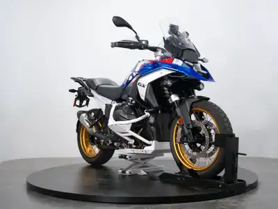 Engine Type: Flat Twin Displacement: 79.3 cu. in. (1300 cc) Bore and Stroke: Bore: 4.19 in. (106.5 m...