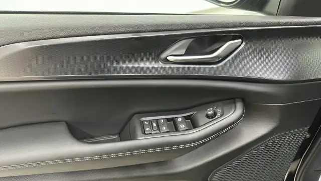 2026 Jeep Grand Cherokee Laredo X in Cars & Trucks in Winnipeg - Image 12