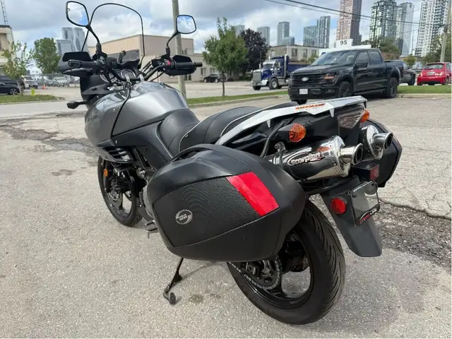 2006 Suzuki V-Strom 1000 ~ V-STROM 1000 ~ COMFORT ~ TOURING ~ LO in Street, Cruisers & Choppers in City of Toronto - Image 7