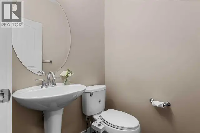 240 Copperpond Green SE Calgary, Alberta in Houses for Sale in Calgary - Image 13