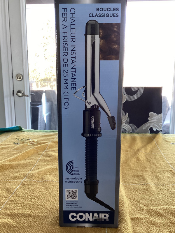 CONAIR INSTANT HEAT 1" CURLING IRON in Irons & Garment Steamers in Barrie