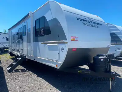 Forest River Wildwood Platinum travel trailer 26DBUDX highlights: Dual Entry Double-Size Bunks Priva...