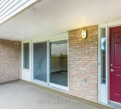 Price: $699,000 / $2,652/mo This is the Townhouse in the heart of Aurora! Ideal for first-time buyer...