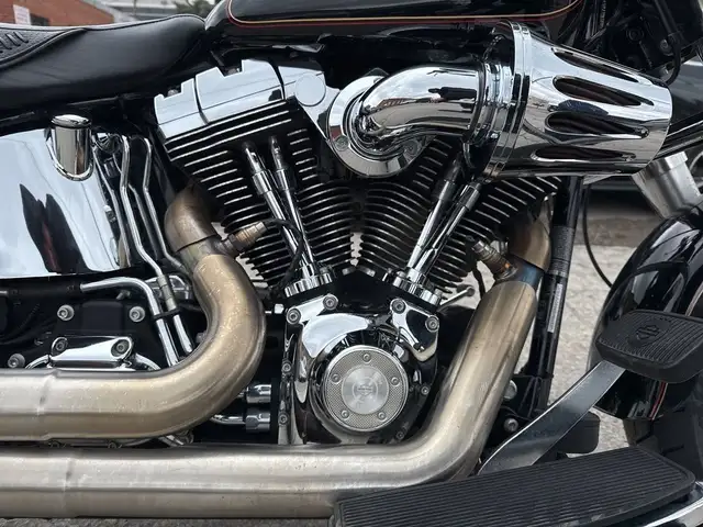 2010 Harley-Davidson Fat Boy ~ FAT BOY ~ 96CI ~ 2 INTO 1 ~ CANAD in Street, Cruisers & Choppers in City of Toronto - Image 26