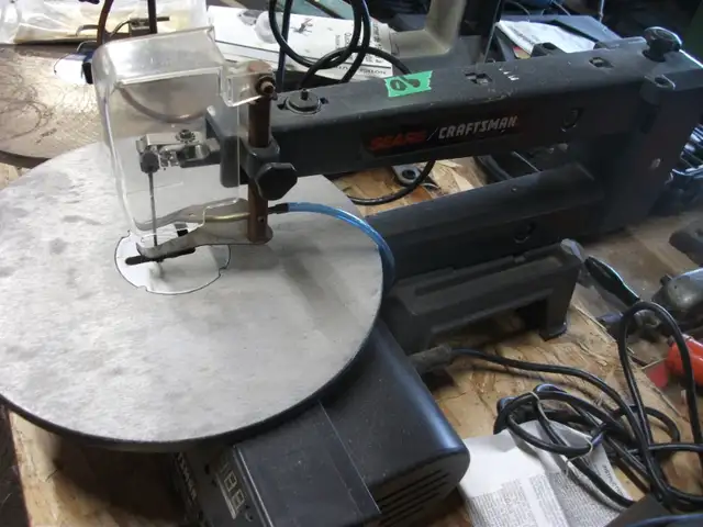 Seven Scroll Saw in Power Tools in Belleville - Image 9