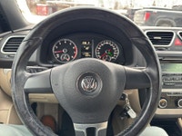 2012 Volkswagen Eos Comfortline Moteur 2.0 litres turbo performant et economique Transmission automa... (image 6)