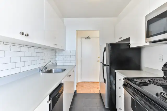 1 Bedroom Apartment for Rent - 80  Cosburn Ave.63826905141249122