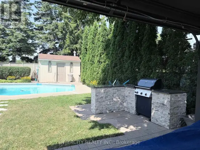 36 STRATHBURN BOULEVARD Toronto (Humberlea-Pelmo Park), Ontario in Long Term Rentals in City of Toronto - Image 19