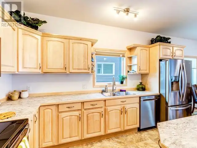 76 WYVERN AVENUE Whitehorse, Yukon in Houses for Sale in Whitehorse - Image 12