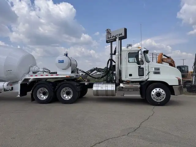 2025 Mack Anthem 64T D/C mDRIVE S40R - mixer in Heavy Trucks in Regina - Image 4