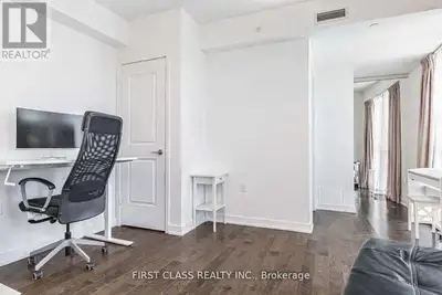 Client RemarksStunning, Furnished One Bed + One Bath Suite At The Esplanade! Bright & Open Concept W...