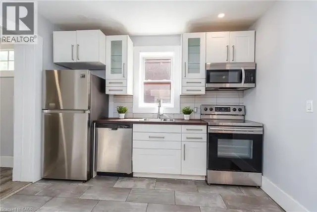 40 WOODLAND Avenue Kitchener, Ontario in Houses for Sale in Kitchener / Waterloo - Image 18