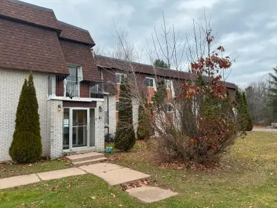 2 bedroom / 1 bath apartment on Fredericton's northside