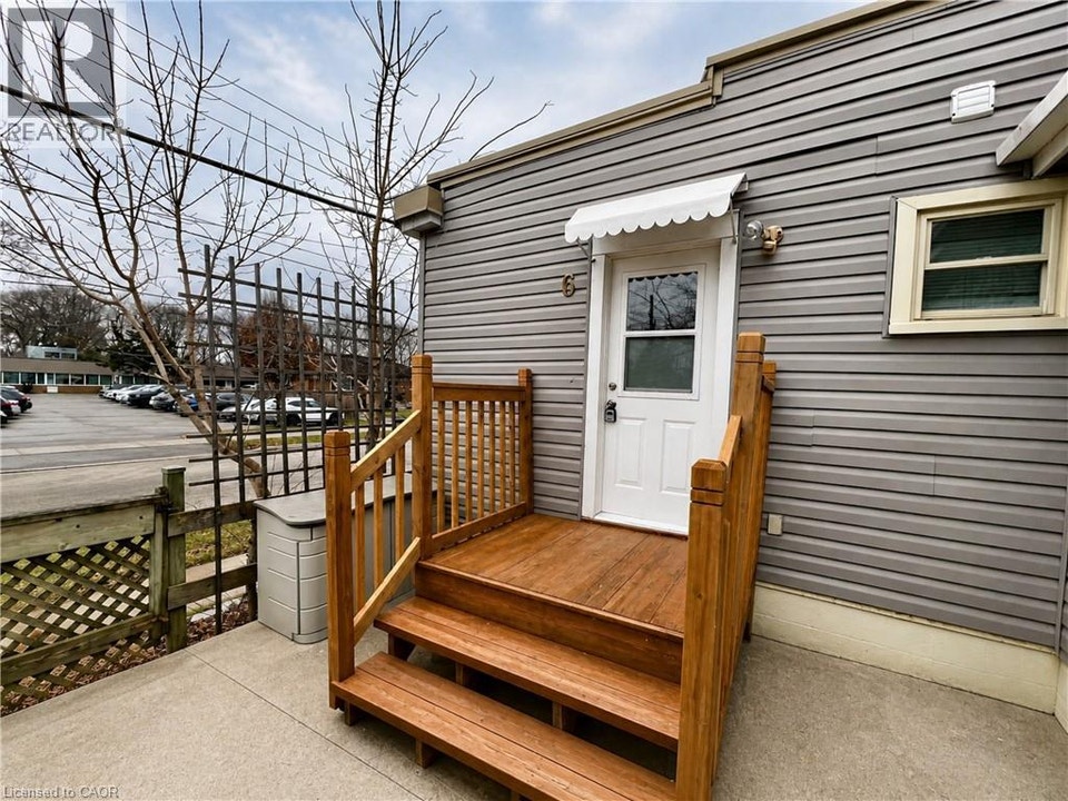 6 PEGLER Street London, Ontario 2