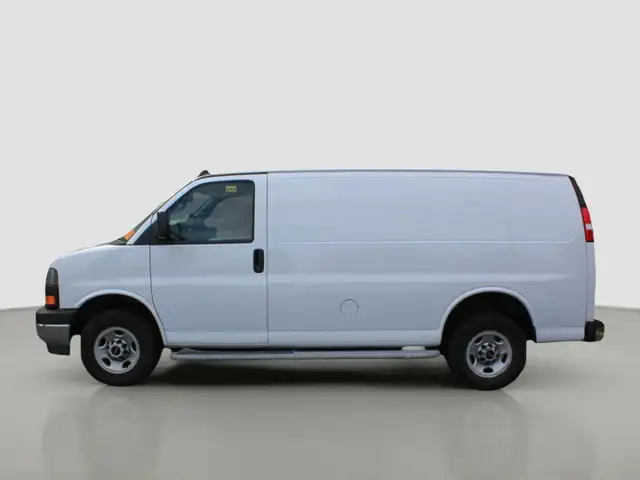 2023 GMC Savana Cargo Base in Cars & Trucks in Comox / Courtenay / Cumberland - Image 7