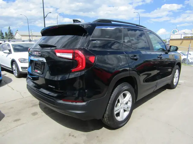 2023 GMC Terrain AWD SLE Carplay | Navi | B.Camera | New Tires | in Cars & Trucks in Calgary - Image 7