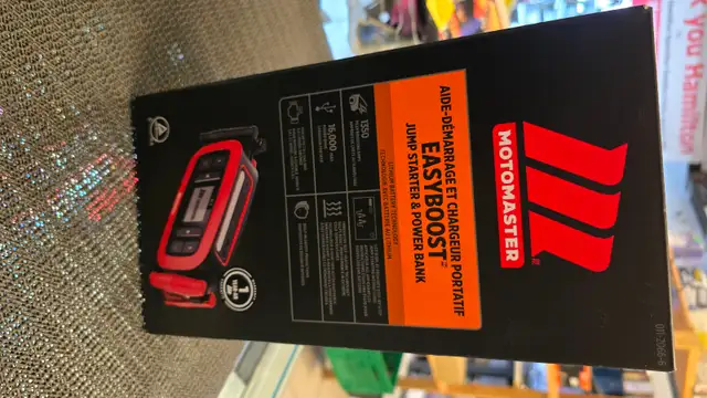 MotoMaster EasyBoost™ Jump Starter & Power Bank, 1350A (NIB) in Other in Hamilton - Image 2