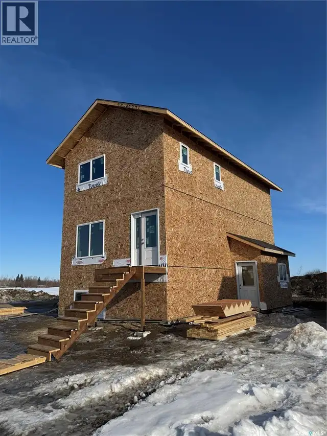 13 Clement ROAD Lanigan, Saskatchewan in Houses for Sale in Saskatoon - Image 4
