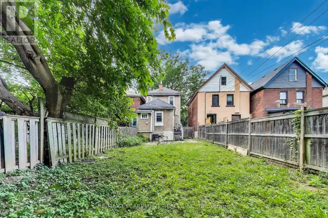 8 MADISON AVENUE Hamilton (Gibson), Ontario in Houses for Sale in Hamilton - Image 26