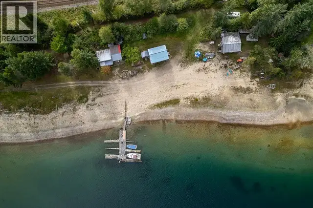 8275 East Procter Road Procter, British Columbia in Land for Sale in Nelson - Image 3