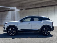 Navigate city streets and conquer daily commutes with ease and style in this exceptionally low-kilom... (image 3)