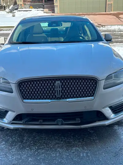2019 Lincoln MKZ. 3.0 litre engine 400 hp all wheel drive. Blue Ox set up for towing Fully loaded 78...