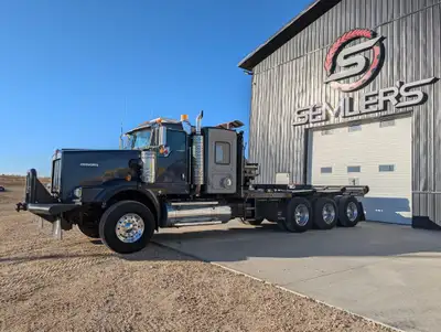 2007 Kenworth C500 Texas bed winch Tri Drive Truck KMS: 743,484 HRS: 20,545 Engine: Cummins ISX 475...