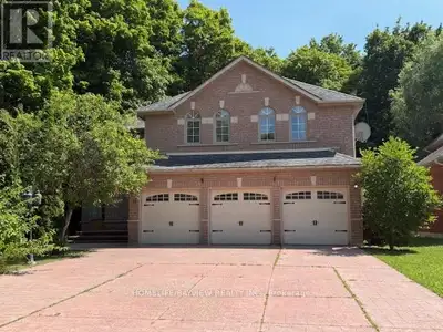 Experience luxury living in prestigious Islington Woods. Privacy In Woodbridge's Most Sought-After N...