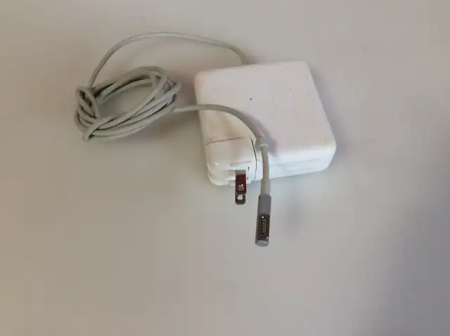 Apple 85W MagSafe Power Adapter,Model Number: A1343 in Laptop Accessories in Mississauga / Peel Region - Image 3