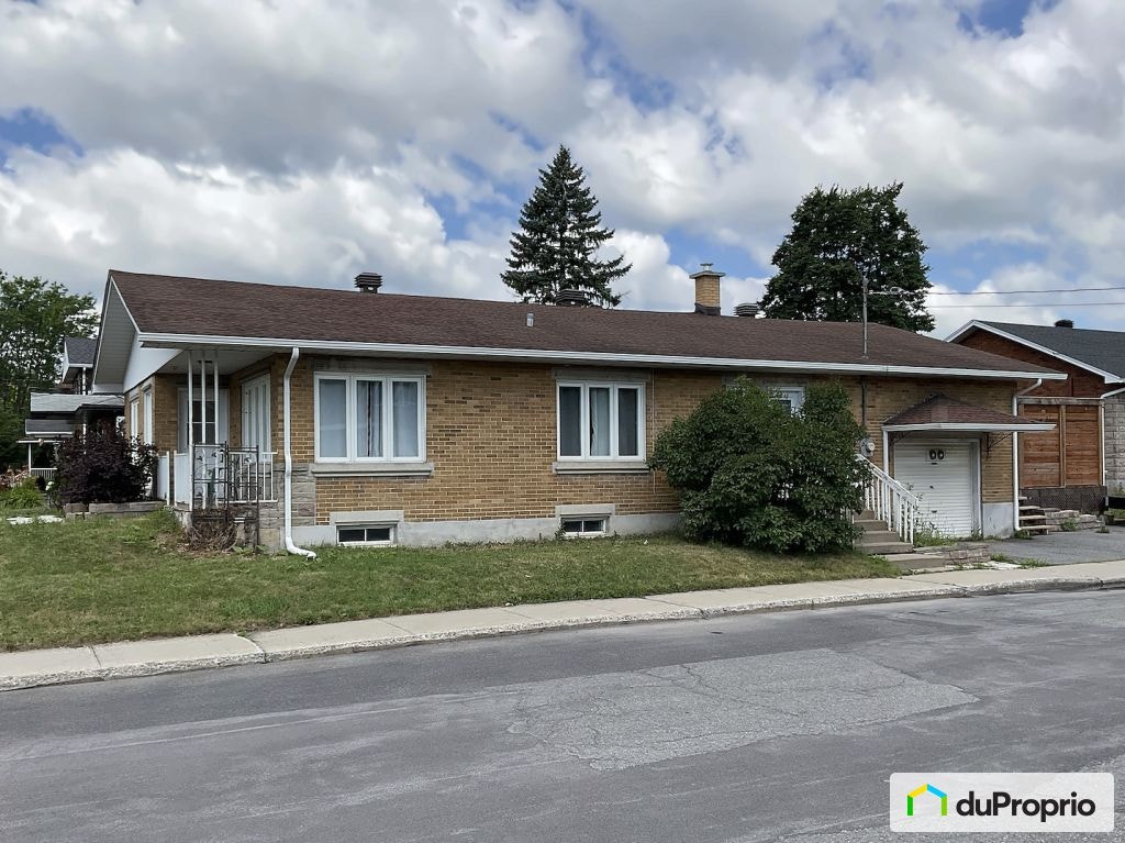 $695,700 - Intergenerational for sale — photo 1