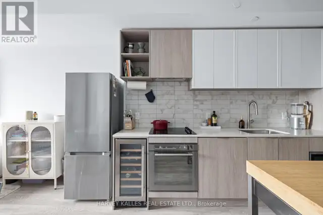 1602 - 2020 BATHURST STREET Toronto (Humewood-Cedarvale), Ontari in Condos for Sale in City of Toronto - Image 6