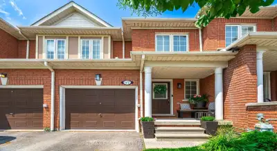 Price: $898,000 / $3,407/mo Beautiful Upgraded Townhouse in Desirable Meadowvale Village!Welcome to...